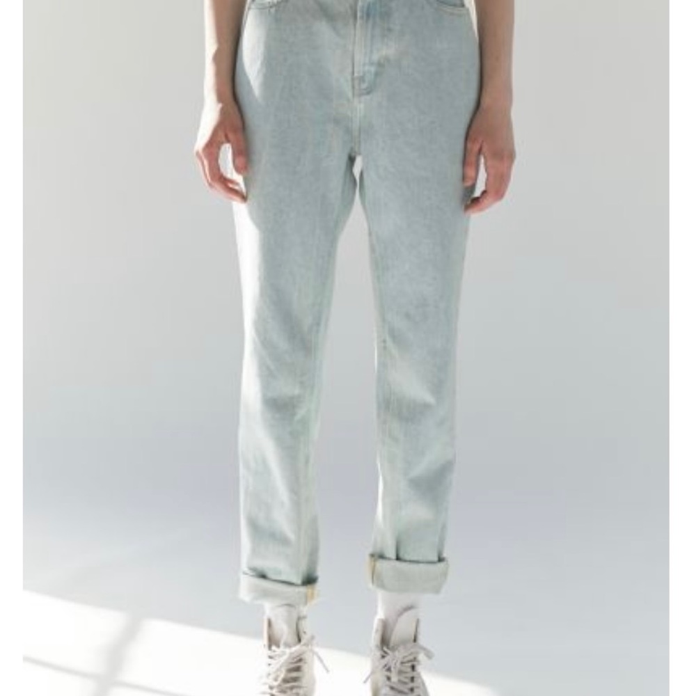Urban Outfitters Hi-Rise Mom Jeans